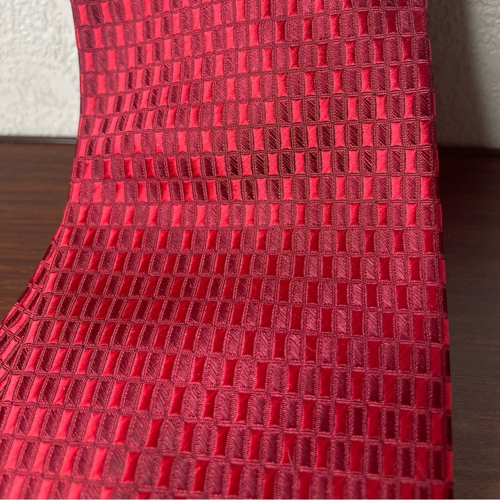 Bergamo New York shiny red‎ geometric tie sheen mens suit formal necktie - Picture 2 of 9